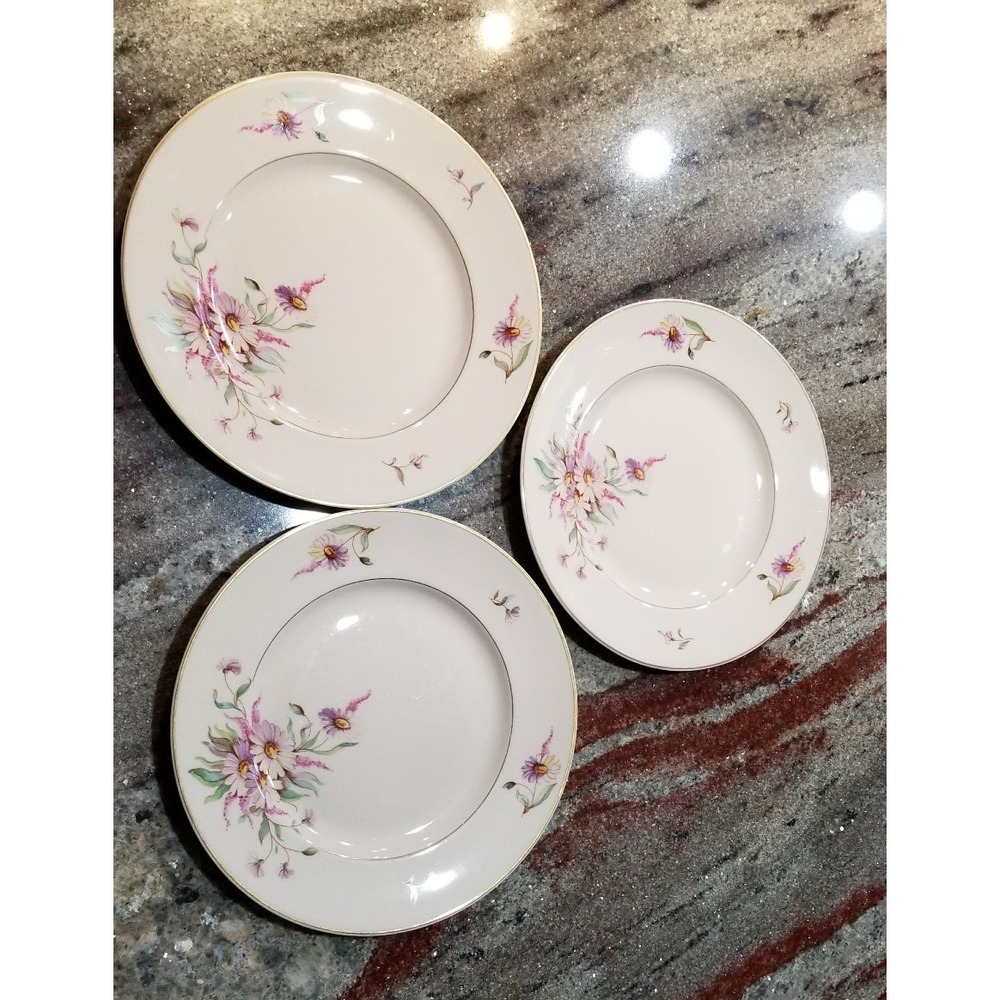 Vintage Arabia of Finland Set of 3 Dinner plates - 10"